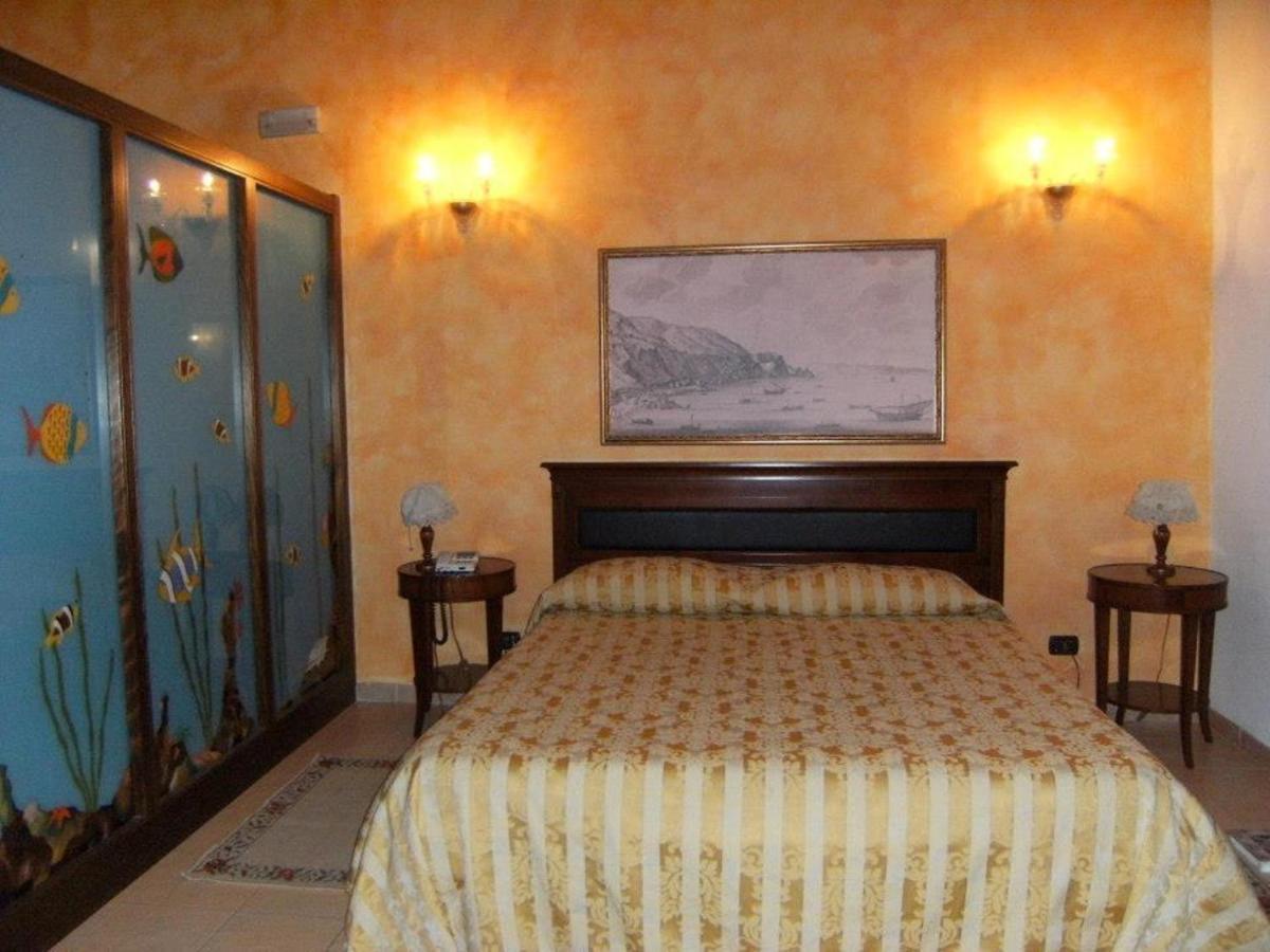 Hotel U' Bais Шилла Номер фото
